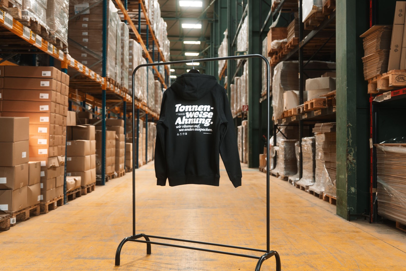ZAGO-Sweatjacke mit Kapuze „Tonnen weise Ahnung“