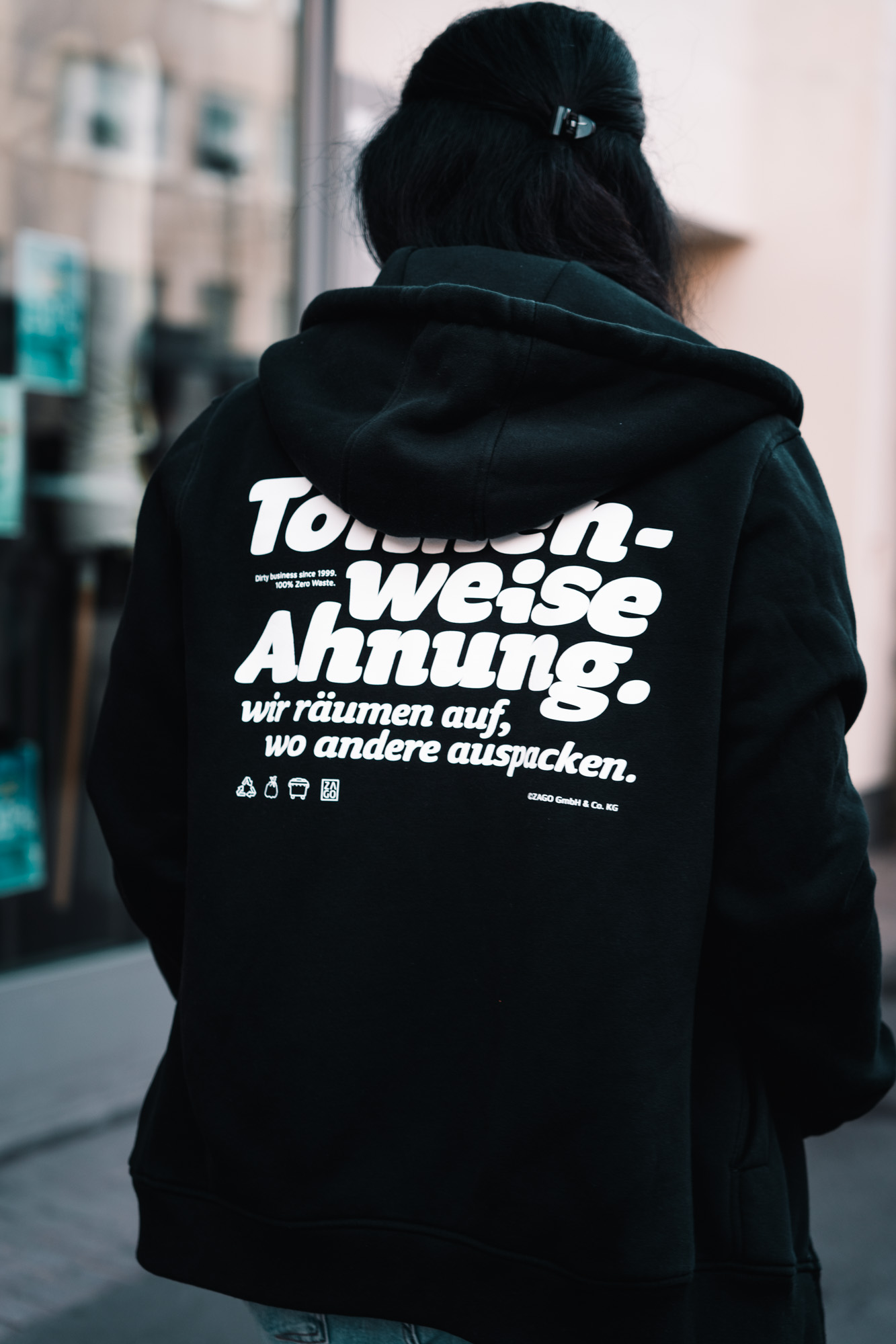 ZAGO-Sweatjacke mit Kapuze „Tonnen weise Ahnung“