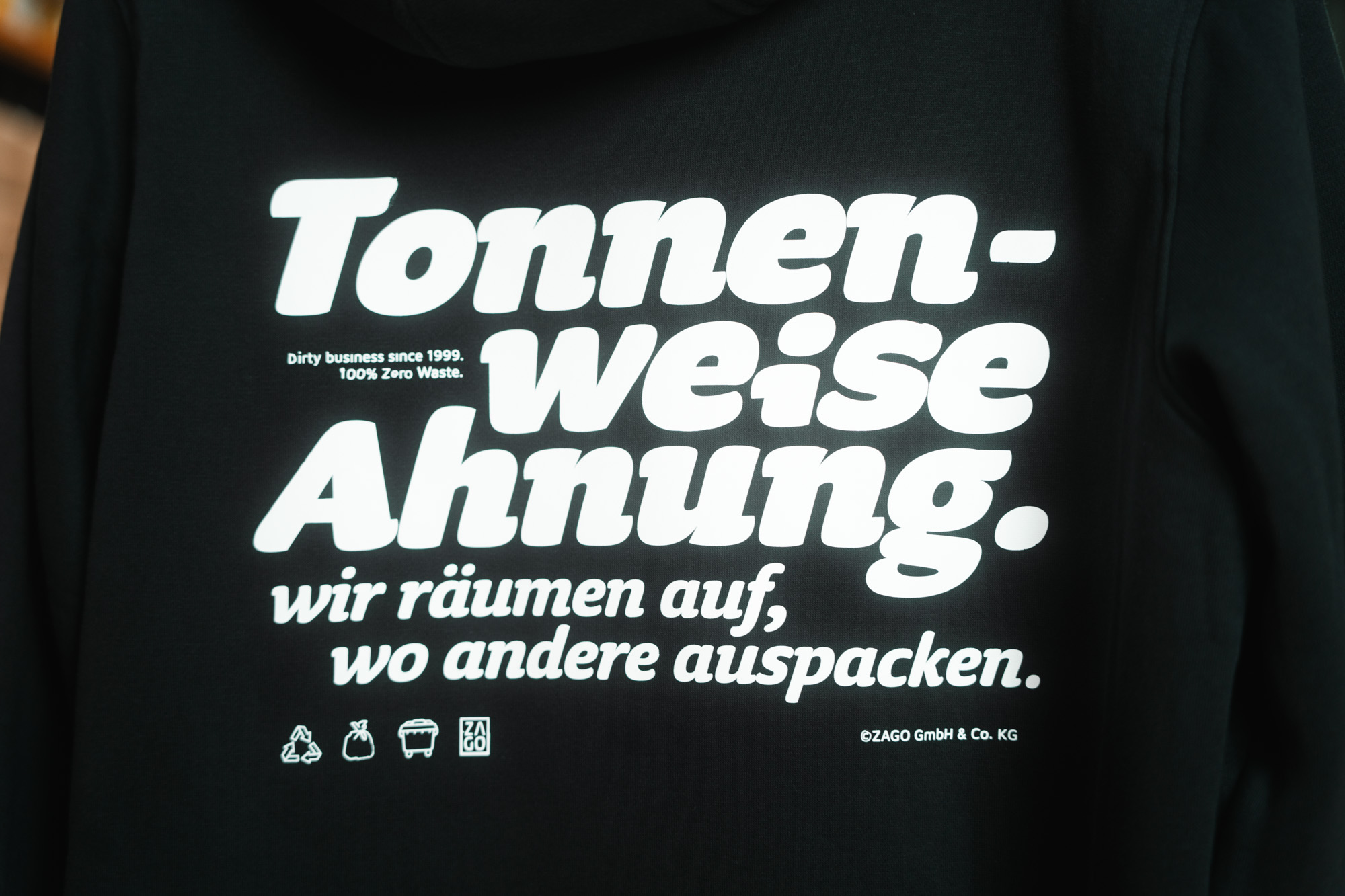 ZAGO-Hoddie mit Kapuze „Tonnen weise Ahnung“