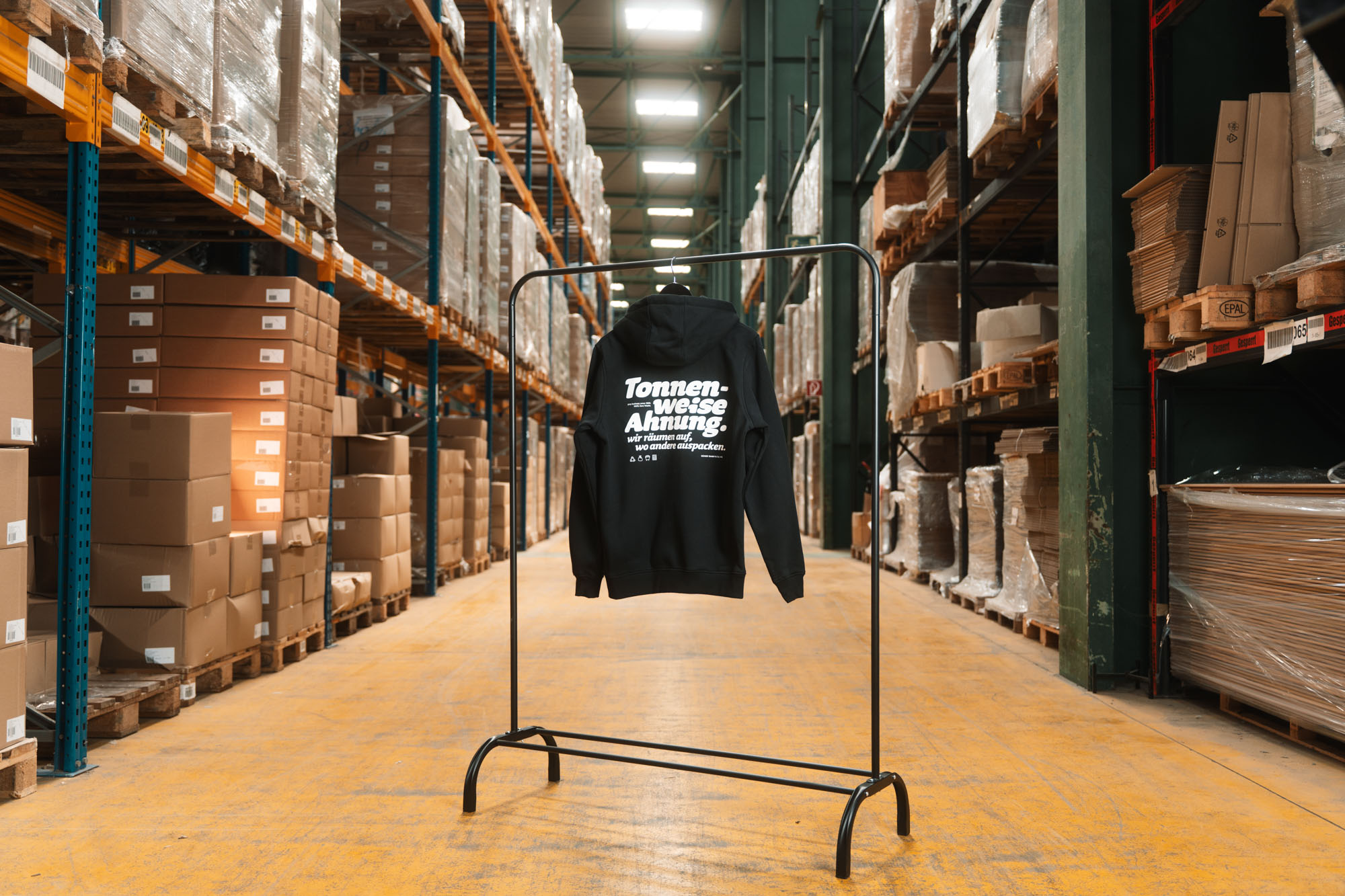 ZAGO-Sweatjacke mit Kapuze „Tonnen weise Ahnung“