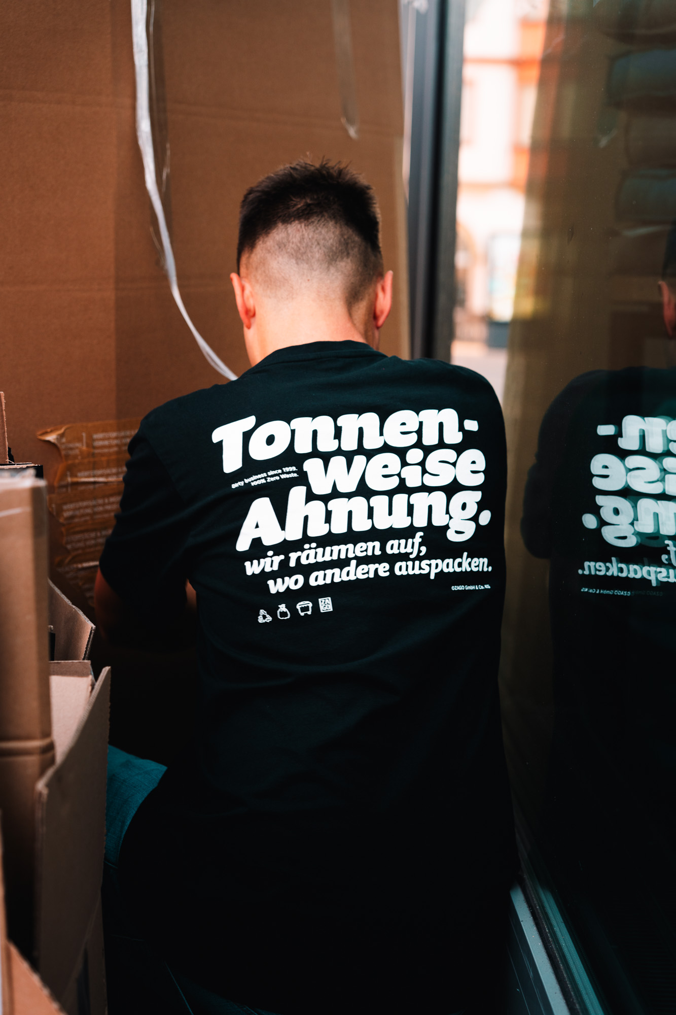 ZAGO-Sweatjacke mit Kapuze „Tonnen weise Ahnung“